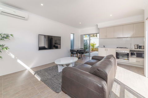 Karrinyup Waters Luxury House Rental - Hotel VIC 4