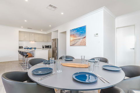 Karrinyup Waters Luxury House Rental - Hotel VIC 1