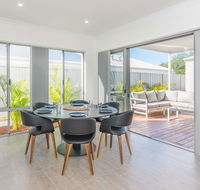 Karrinyup Waters Luxury House Rental - Hotel VIC