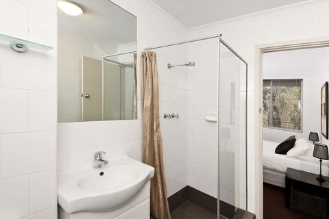 Cunningham Terrace 8 - Hotel VIC 2