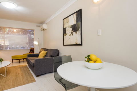 Townshend Rd - Hotel VIC 33
