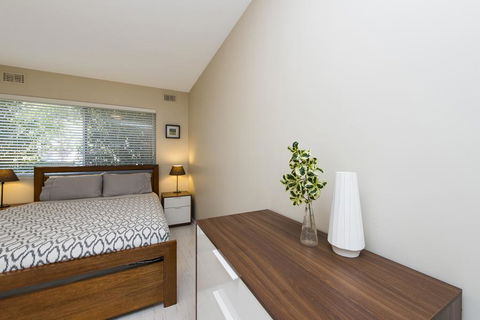 Townshend Rd - Hotel VIC 23