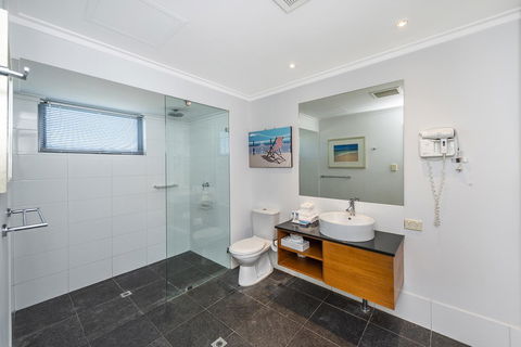 A 406 FANTASTIC OCEAN BEACH And MARINA VIEW APT - MANDURAH - Hotel VIC 16