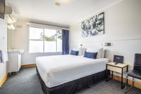 Book Derwent Park Accommodation Vacations Hotel VIC Hotel VIC