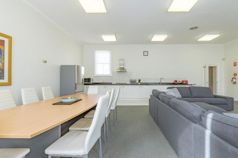 4 Bedroom House - Hobart CBD - Free Parking - Free WIFI - Hotel VIC 16