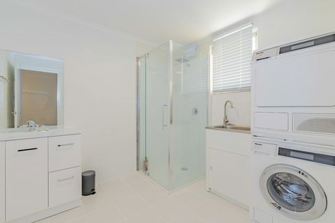 4 Bedroom House - Hobart CBD - Free Parking - Free WIFI - Hotel VIC 4