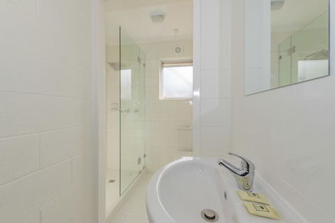 4 Bedroom House - Hobart CBD - Free Parking - Free WIFI - Hotel VIC 11