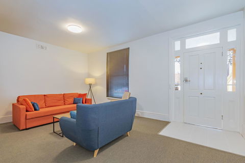 4 Bedroom House - Hobart CBD - Free Parking - Free WIFI - Hotel VIC 10