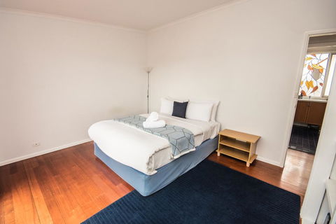 Ocean View Getaway - Hotel VIC 3