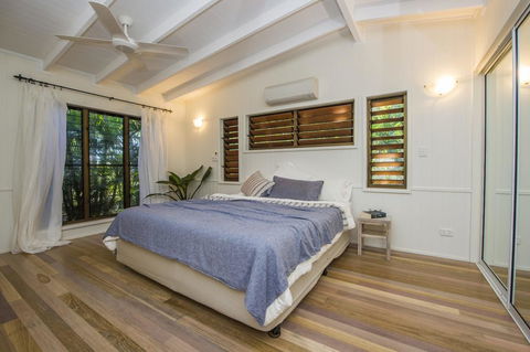 On The Beach - Hotel VIC 3