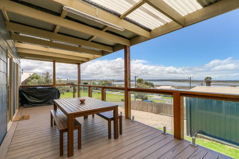 Outlook Views - Hotel VIC 2