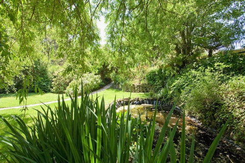 PLUM TREE COTTAGE - Spa Cottage With Woodfire - Hotel VIC 3
