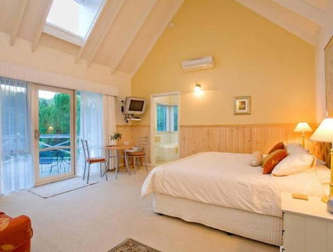 PLUM TREE STUDIO - Couples Lakeside Spa Retreat - Hotel VIC 0