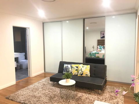 Private Room In Modern, Comfortable Home Stay - Hotel VIC 1