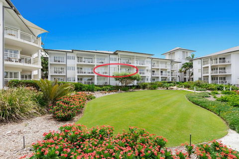 RESORT ON THE BEACH 5215 - OCEAN GLIMPSES - Hotel VIC 0