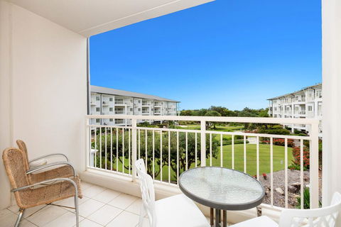 RESORT ON THE BEACH 5215 - OCEAN GLIMPSES - Hotel VIC 3