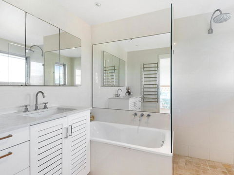 Seascape - Hotel VIC 2