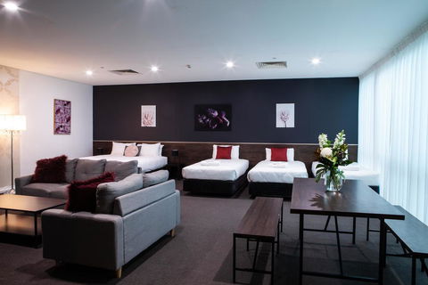 Sfera's Park Suites & Convention Centre - Hotel VIC 2