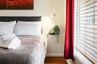 Book Trafalgar Accommodation Vacations Hotel VIC Hotel VIC