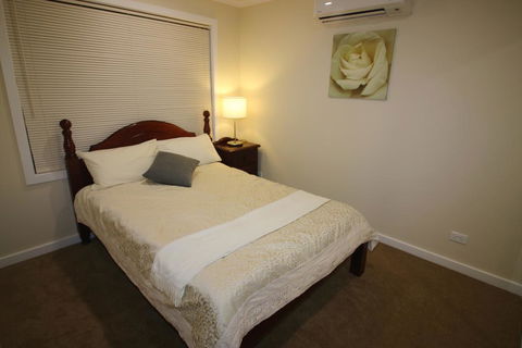 Silver House - Melbourne Airport Accommodation - Hotel VIC 2