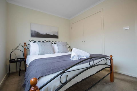 Spacious Lovely 5Beds Home@Point Cook - Hotel VIC 2