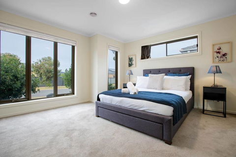 Spacious Lovely 5Beds Home@Point Cook - Hotel VIC 1
