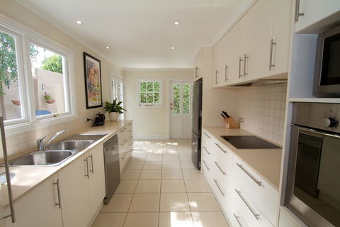 Strahan House - Hotel VIC 2