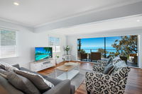 Book Wellington Point Accommodation Vacations Hotel VIC Hotel VIC