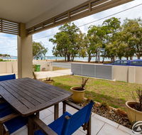 Stunning Waterfront Home with pool - Sylvan Beach Esp Bellara - Hotel VIC