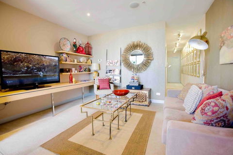 Stylish 1 Bedroom Apartment Amazing City Views - Hotel VIC 2