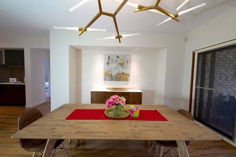 Stylish Luxe House For Big Group Near Shopping Center - Hotel VIC 2