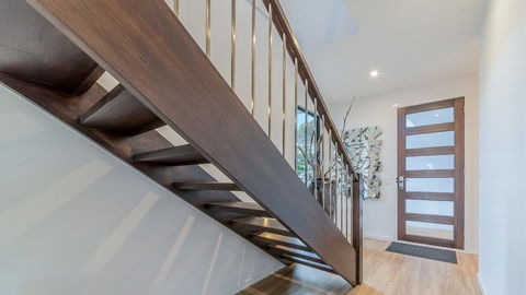 SWEEPING VIEWS - FREE WIFI & NETFLIX - PET FRIENDLY (OUTSIDE ONLY) - Hotel VIC 2