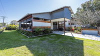 Book Iluka Accommodation Vacations Hotel VIC Hotel VIC