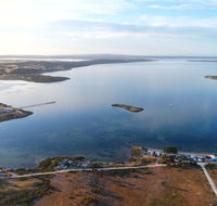 Tall Pines Beach House at Mount Dutton Bay part of Coffin Bay waterways - Hotel VIC