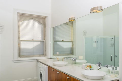 Roxburgh House Apartments - Hotel VIC 3