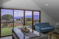 Book South Arm Accommodation Vacations Hotel VIC Hotel VIC