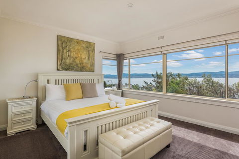 Sunrise On The Bay - Hotel VIC 5