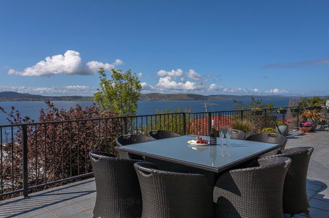 Sunrise On The Bay - Hotel VIC 11