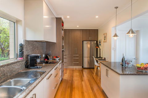 Sunrise On The Bay - Hotel VIC 2