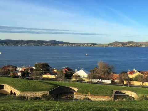 Sunrise On The Bay - Hotel VIC 23