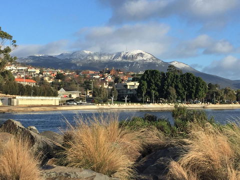 Sunrise On The Bay - Hotel VIC 20