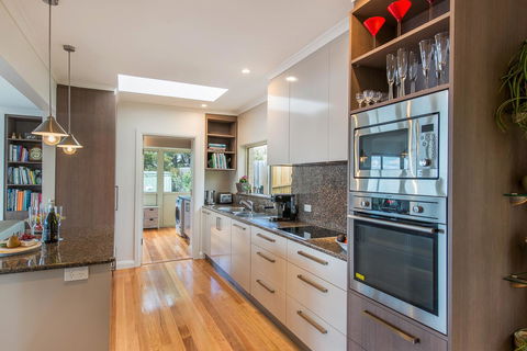 Sunrise On The Bay - Hotel VIC 3