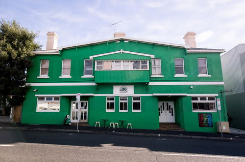 The Pickled Frog - Hotel VIC 33