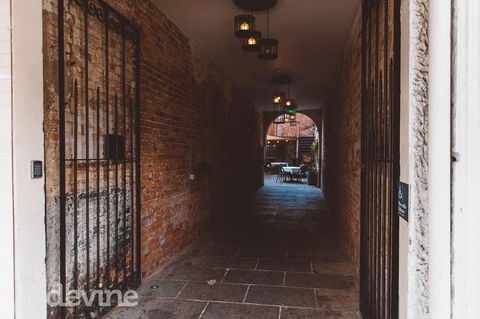 Devine Stays - Hayloft On ELizabeth - Hotel VIC 4