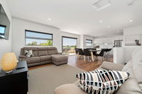 Book Dromana Accommodation Vacations Hotel VIC Hotel VIC