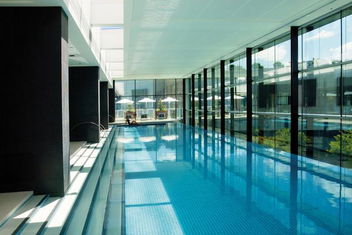 Crown Promenade Melbourne with Hotel VIC