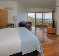 Chris's Beacon Point Restaurant  Villas - Hotel VIC