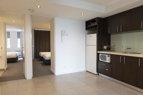 The Dolphin Apartments - Hotel VIC 2