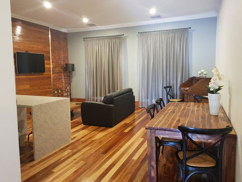 Sublime Spa Apartments - Hotel VIC 4