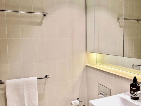 Pride Docklands Waterfront Apartment City View - Hotel VIC 34